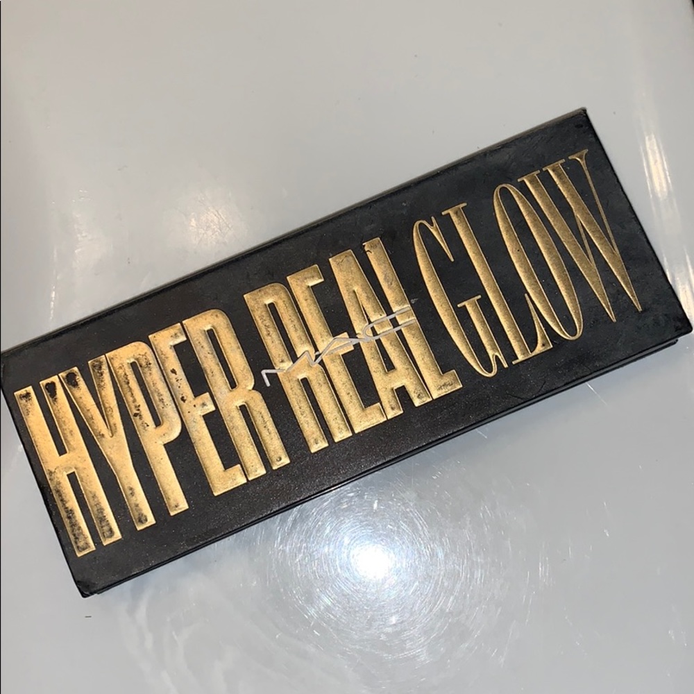 MAC HYPER REAL GLOW